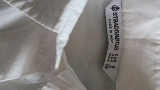 Camisa blanca de manga larga