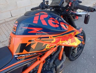 KTM 1290 SUPER DUKE R