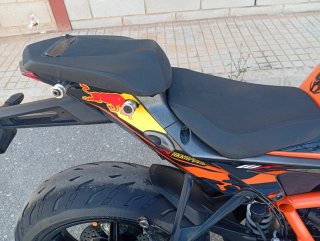 KTM 1290 SUPER DUKE R