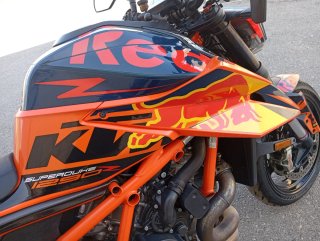 KTM 1290 SUPER DUKE R