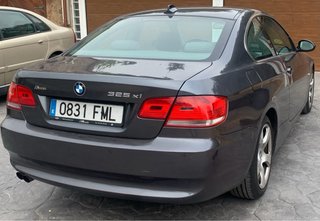 BMW 325 xi Auto E92