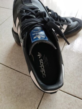 Zapatillas Adidas Originales Negras y Blancas