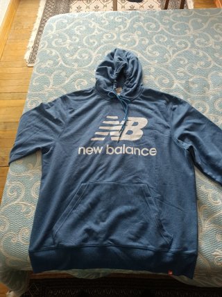 Sudadera New Balance Azul con Gorro y Bolsillo