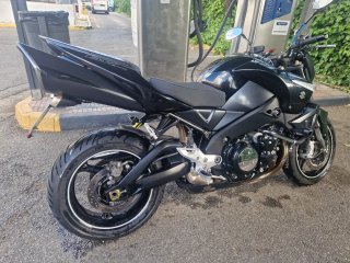 Motocicleta Negra Suzuki b-king  Año 2010  64.000