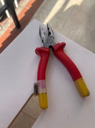 Alicates de punta plana