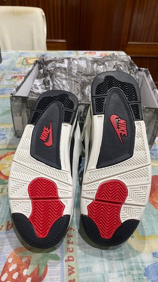 Air Jordan 4 Retro AJ