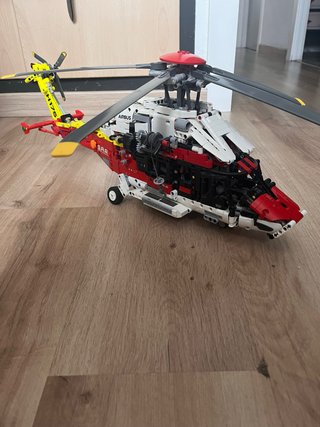 Helicóptero Lego H175 Airbus Montado