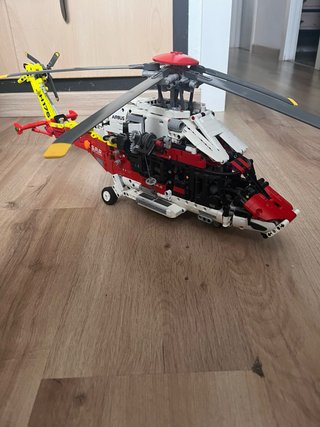 Helicóptero Lego H175 Airbus Montado