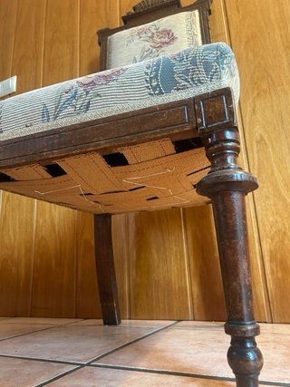 Silla Antigua Madera Tallada Estilo Clásico