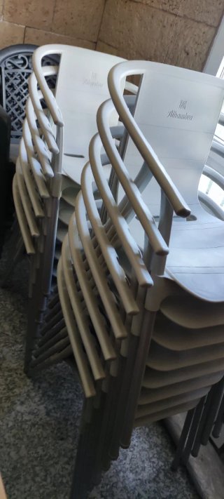 Sillas de terraza apilables de plástico