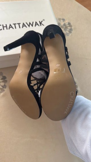 Tacones Chattawak Piel Negros Talla 40