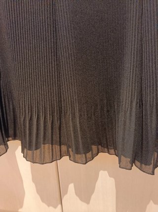 Falda plisada negra mujer