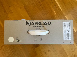 Nespresso Essenza Mini Cafetera - NUEVA