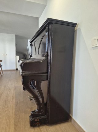 Piano Vertical Antiguo Marrón Oscuro