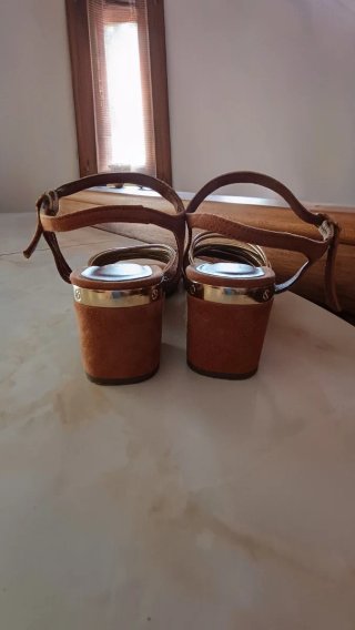 Sandalias Vexed Marrón y Dorado Talla 37
