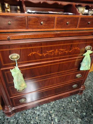 Mueble bureau de madera y piel