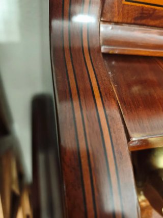 Mueble bureau de madera y piel