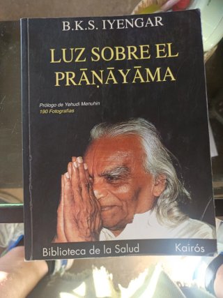 Luz Sobre el Pranayama