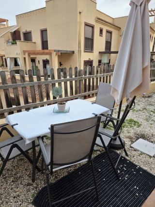 Mesa y 4 Sillas Jardín Cristal Metal y sombrilla