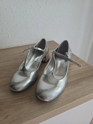 Zapatos plateados tacón Mary Jane