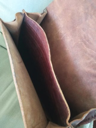 Bolso de piel artesanal