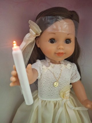 Muñeca Arias de comunión vestido  38 cm ,vela luz