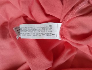 Vestido rosa con manga abullonada