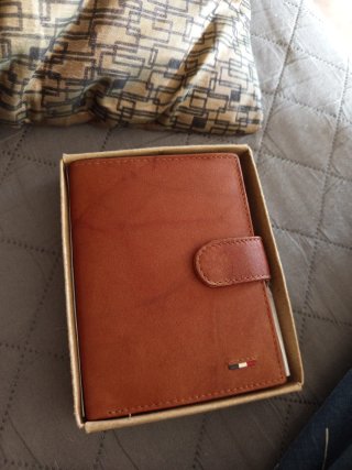 Cartera de piel marrón