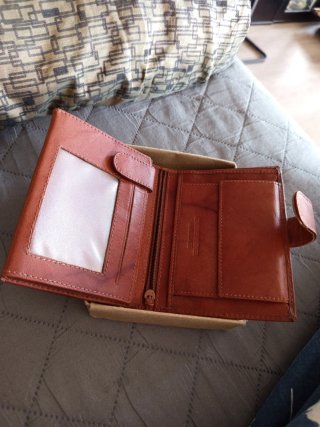 Cartera de piel marrón