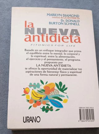 Lote 3 libros sobre salud y alimentación.