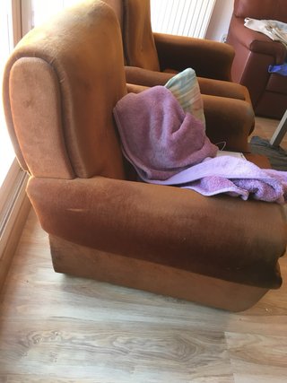 Pareja de sillones marrones precio a convenir