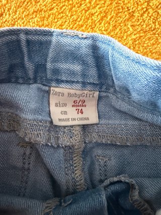 Pantalones vaqueros niña