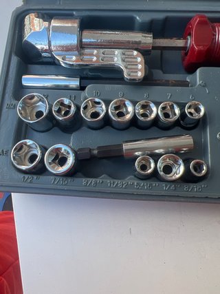 Juego destornillador y puntas incompleto