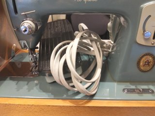 Máquina de coser Alfa Royale