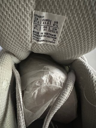 Zapatillas Asics Beige/Plata Talla 43.5 Nuevas