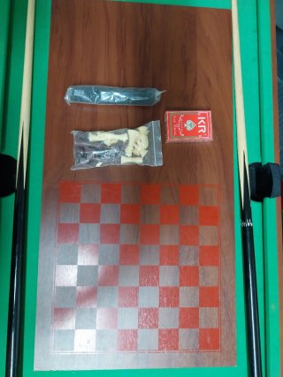 Futbolín de mesa, ping pong, billar, ajedrez, dama