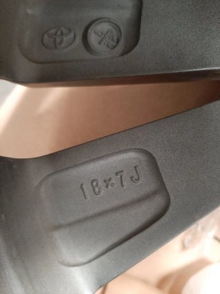 Llantas 18” Toyota RAV4 Originales