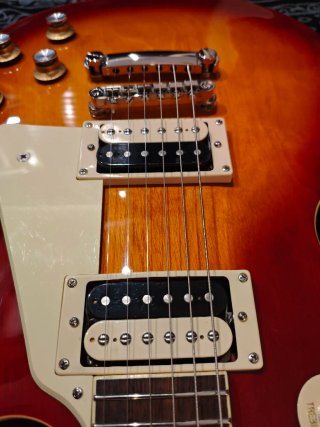 Epiphone LP Classic 2022 Heritage Cherry Sunburst