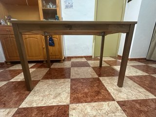 Mesa y 4 Sillas de Comedor