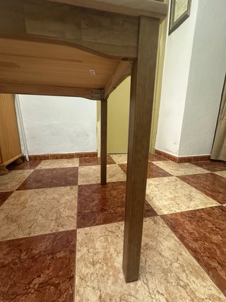 Mesa y 4 Sillas de Comedor