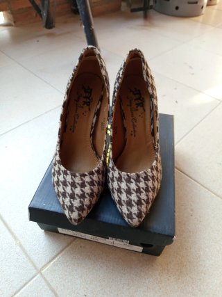 Zapatos de tacón estampado pata de gallo