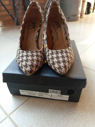 Zapatos de tacón estampado pata de gallo