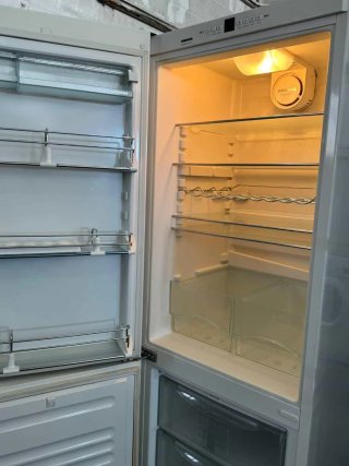 FRIGORÍFICO COMBI NO FROST MARCA LIEBHERR A+++