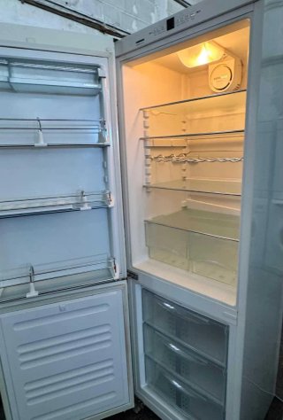 FRIGORÍFICO COMBI NO FROST MARCA LIEBHERR A+++