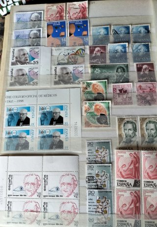 Medicina 8 Hojas Bloque+42 sellos nuevos MNH