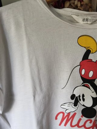 Camiseta Crop Top 10 años Mickey Mouse H&M
