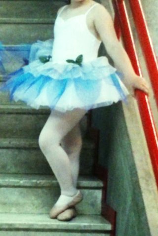Ropa Ballet y Flamenco Niña talla 6-8 años.