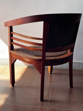 Poltrona in legno con rattan