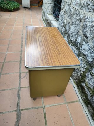 Escritorio vintage madera y metal