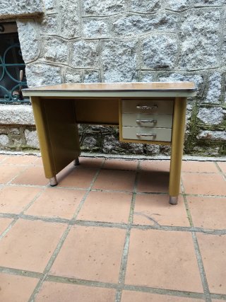 Escritorio vintage madera y metal
